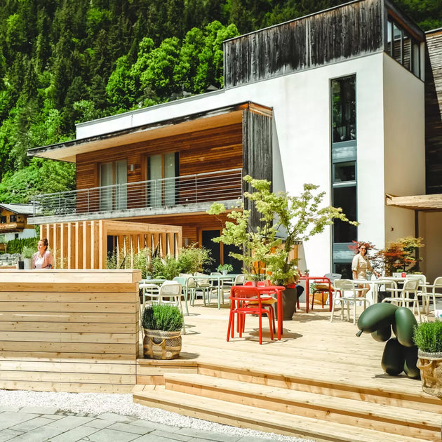 L'hôtel Steinerwirt modernise sa terrasse extérieure avec du mobilier Fatboy