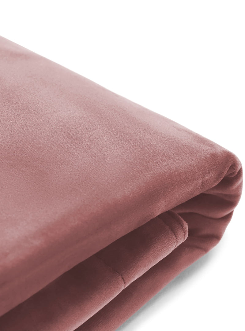 Slim Velvet outfit in rose quartz color.