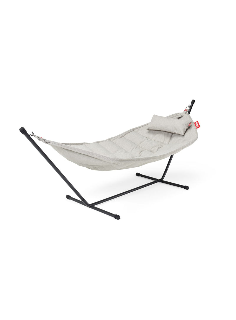Fatboy Headdemock Superb in mist color, luxury hammock with UV-resistant Olefin fabric and sturdy steel frame, perfect for outdoor relaxation.