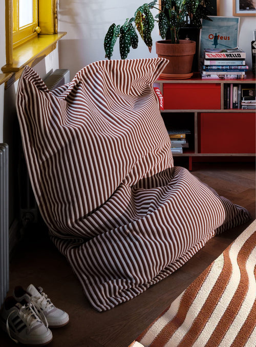 Fatboy’s Slim Terry bean bag delivers spa-inspired relaxation with its ultra-soft terry cloth cover, creating the perfect spot for cozy indoor lounging.