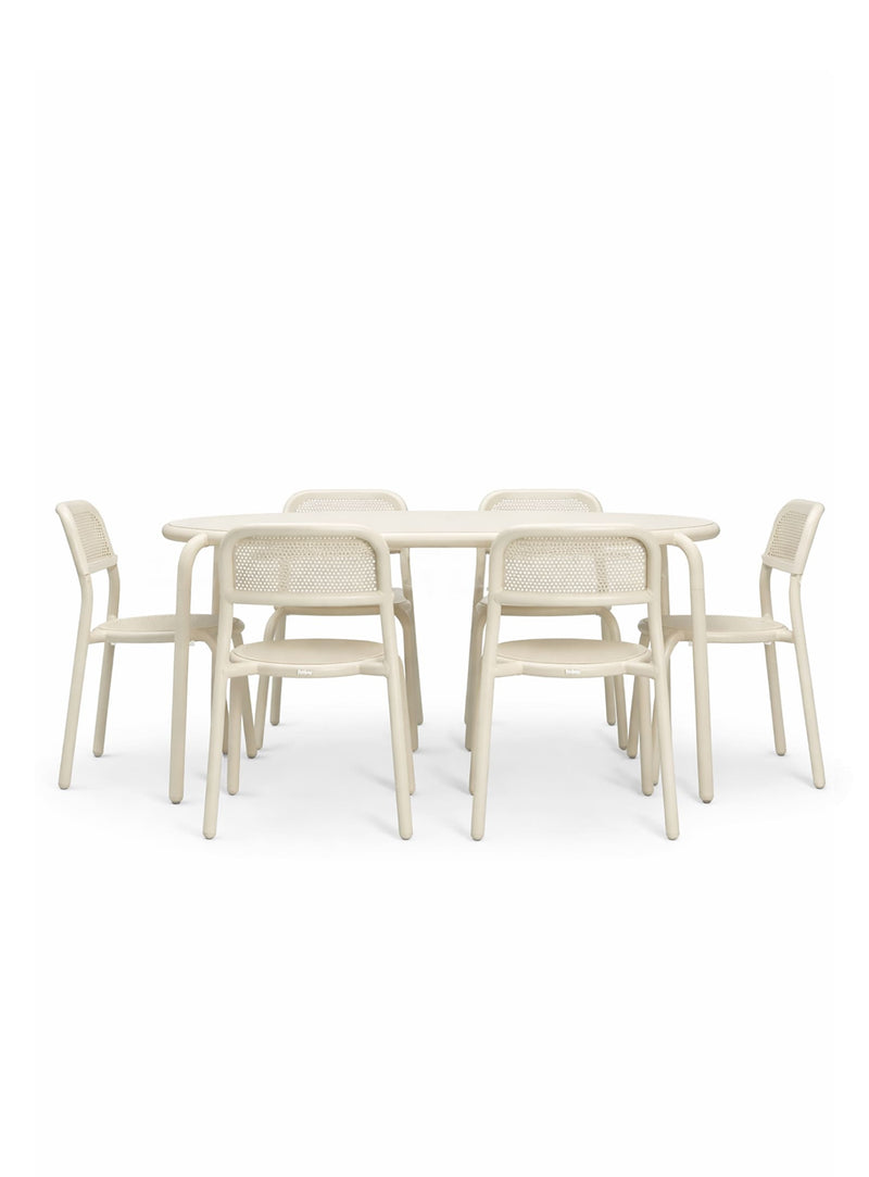 Toní Outdoor Dining Set in desert by Fatboy — modern 6-seater aluminum Tavolo table and six chairs for patios, decks, and gardens.