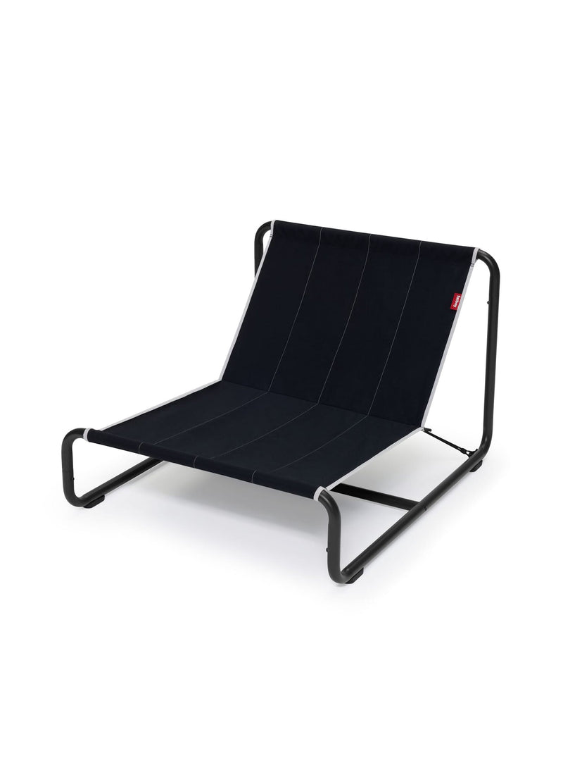 Transform your Fatboy bean bag into a lounge chair with the Beanbase in anthracite. Steel frame, easy assembly, and indoor comfort.