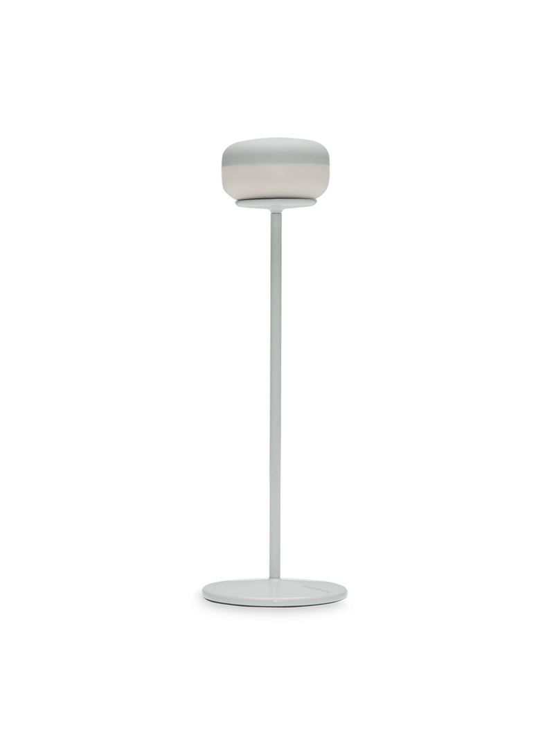 Cheerio cordless table lamp in Light Grey with powder-coated metal base, dimmable LED lamp for indoor and outdoor use.