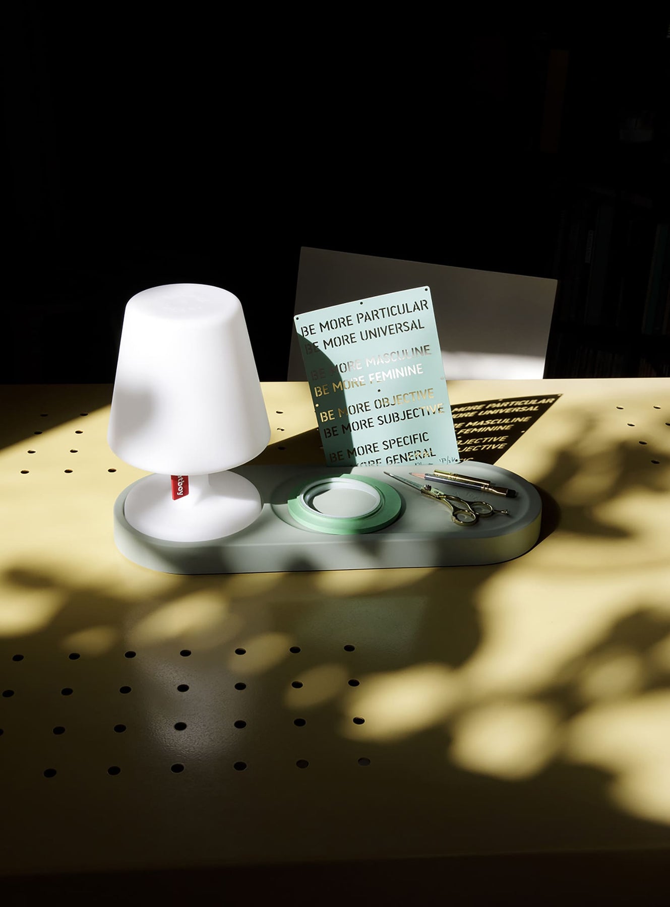 Edison the Petit The Residence Tray with Lamp Fatboy Canada