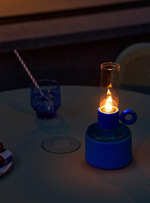 Fatboy Flamtastique XS oil lamp, a modern take on the classic oil lamp, perfect for adding cozy ambiance to Canadian indoor or outdoor spaces.