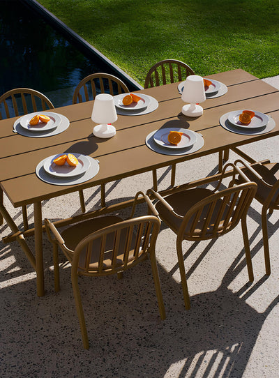 Fred's Table by Fatboy – modern aluminum outdoor table, UV-resistant, weatherproof, perfect for 6-8 people.