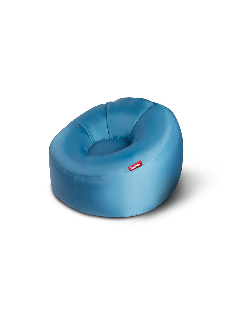 Lamzac O in sky blue by Fatboy, a UV and water-resistant inflatable air sofa, ideal for Canadian outdoor adventures.