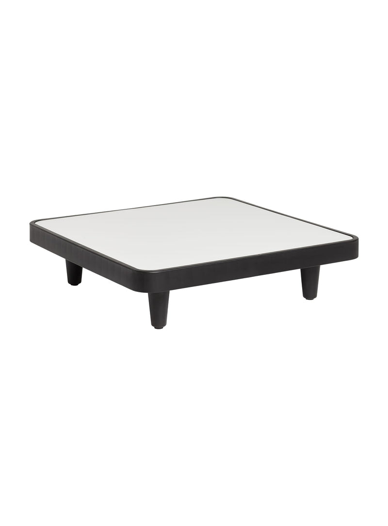 Fatboy Paletti Table, durable outdoor table with aluminum top and UV-resistant finish, perfect for Canadian patios and garden setups.