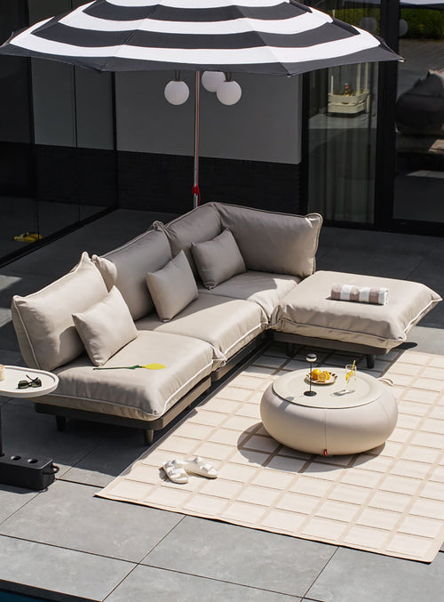 The Fatboy Paletti 4-Seater modular outdoor set, inspired by pallets, offers easy assembly and ultimate flexibility for creating your perfect lounge setup.