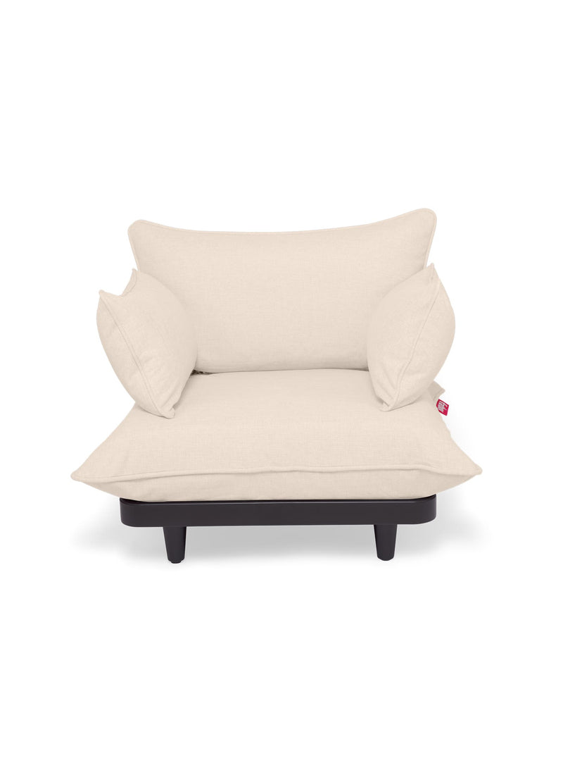 Fatboy Paletti Armchair in sahara color, an individual outdoor club chair with UV-resistant and water-repellent fabric, perfect for Canadian patios.