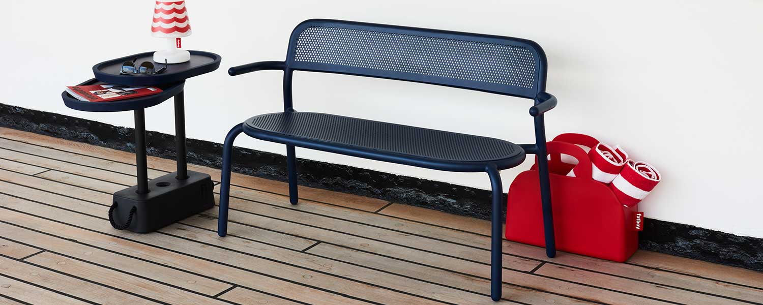 Fatboy Toní Bankski is an outdoor aluminum bench and is suitable for 2 to 3 people.