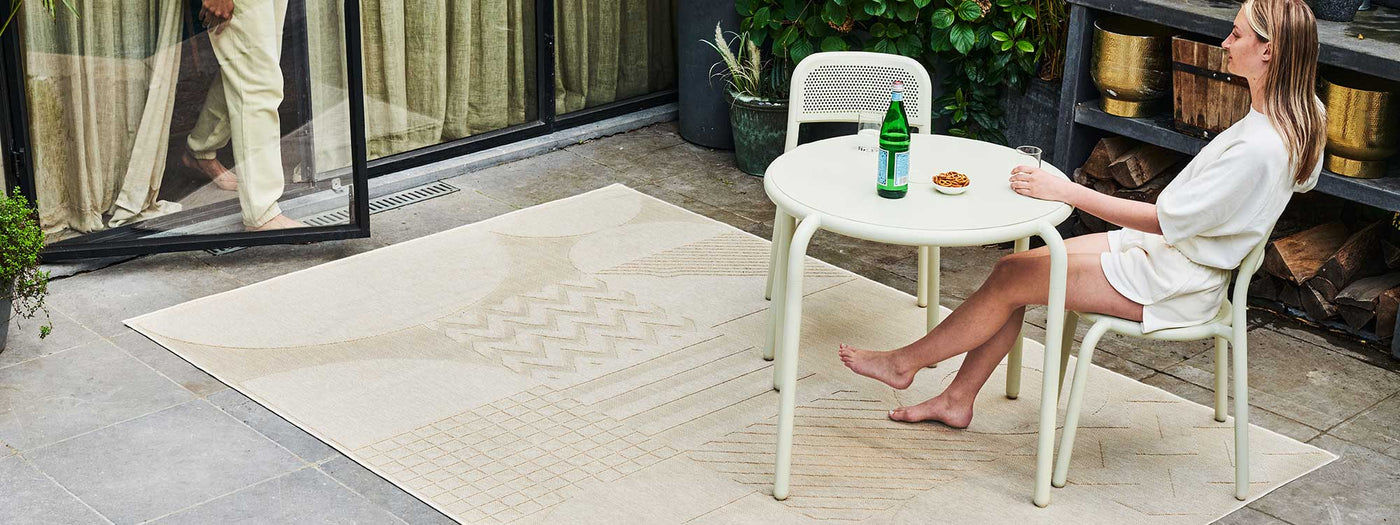 What really sets off your living room? Chances are you’ll say the rug. Which is why Fatboy developed a rug with inside ambience that's completely up to the challenge posed by the outdoor conditions in your garden or on your patio.