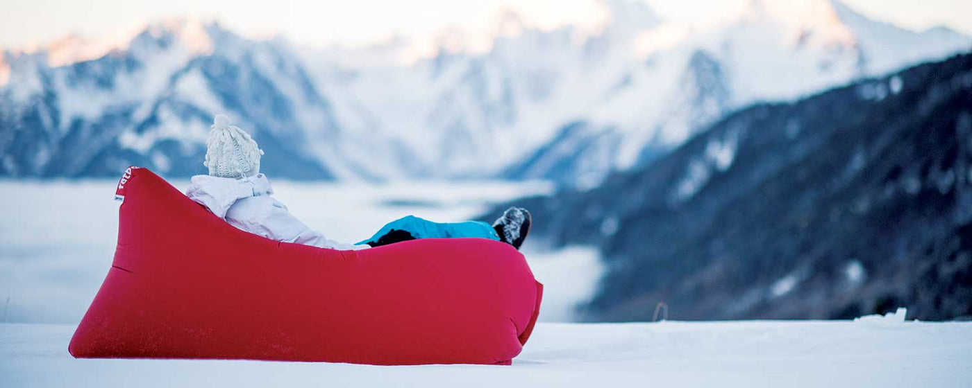 While Lamzac 3.0 is large and comfy when you use it, it can be easily deflated and stored in a small package which allows you to take it anywhere you want! Lamzac 3.0 is the perfect buddy for all your winter activities.