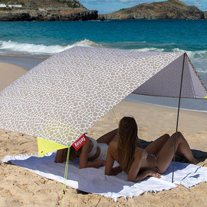 Create your own shade in just 90 seconds. The portable Miasun sun shade weighs just over a kilo and fits in any bag or suitcase.