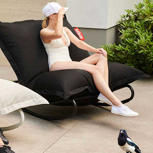 The Rock 'n Roll is made from water-repellent material. This makes this chair also suitable for outdoor use.