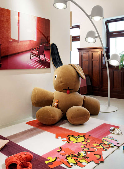 Get ready for the ultimate cuddle buddy with Fatboy's CO9 XS Teddy. This giant stuffed rabbit is perfect for lounging and makes a real statement in any interior. The teddy fabric is soft and durable, so your new mega buddy will keep its looks for years to come.