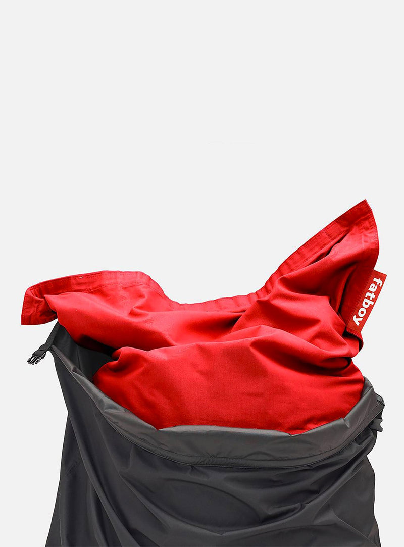 Protect your Fatboy Original bean bag with the eco-friendly Cover Up. Made from recycled PET bottles, this waterproof and UV-resistant cover keeps your beanbag clean and protected against the elements.